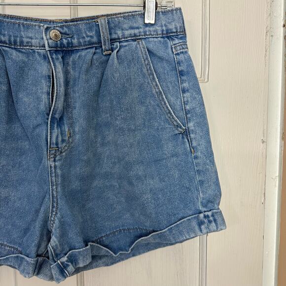 American Eagle Mom Short High Rise Blue Denim Pockets Women's Size 10 Cuffed - Picture 5 of 9